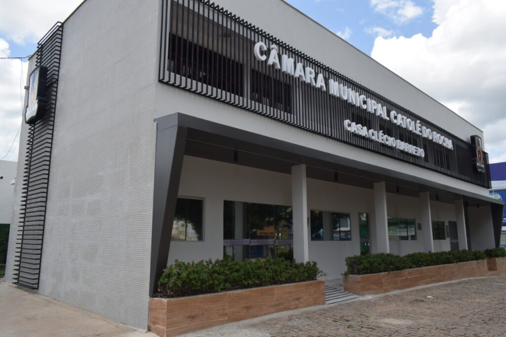 Leia mais sobre o artigo Câmara Municipal de Catolé do Rocha realizou duas sessões na tarde da última segunda-feira 15 de abril
