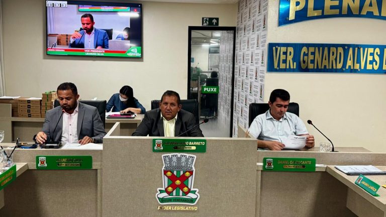 Leia mais sobre o artigo Câmara Municipal de Catolé do Rocha realiza Sessão Ordinária com importantes deliberações. Confira!