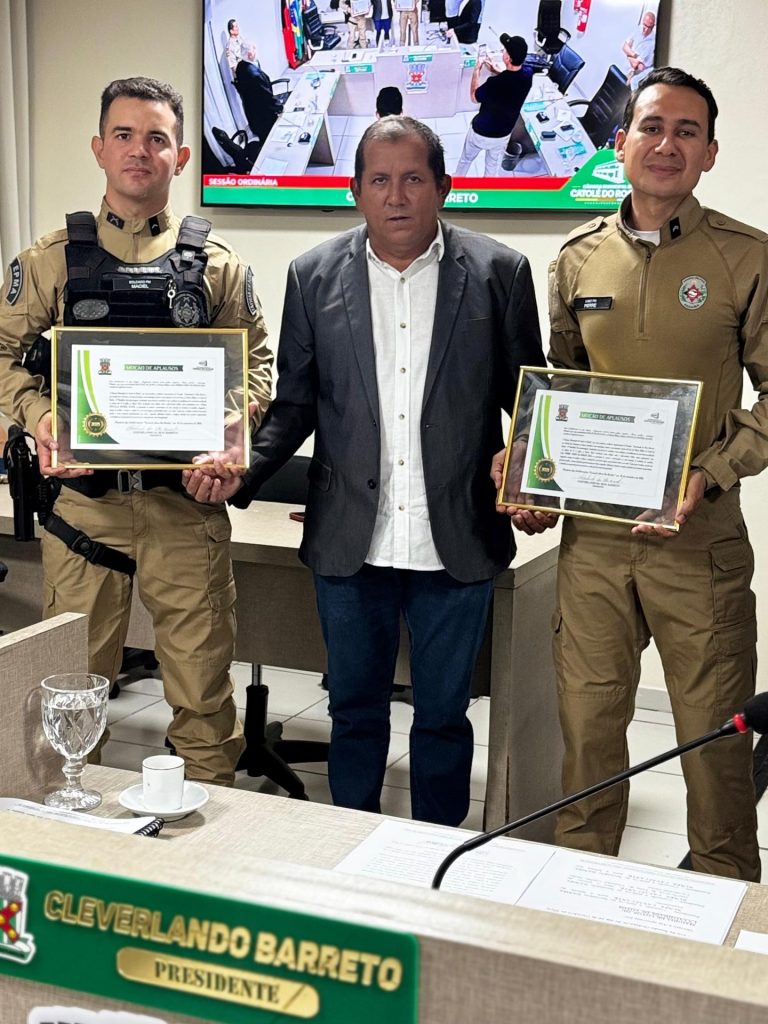 Leia mais sobre o artigo Câmara de Catolé do Rocha concede Voto de Aplausos a policiais militares por relevantes serviços prestados